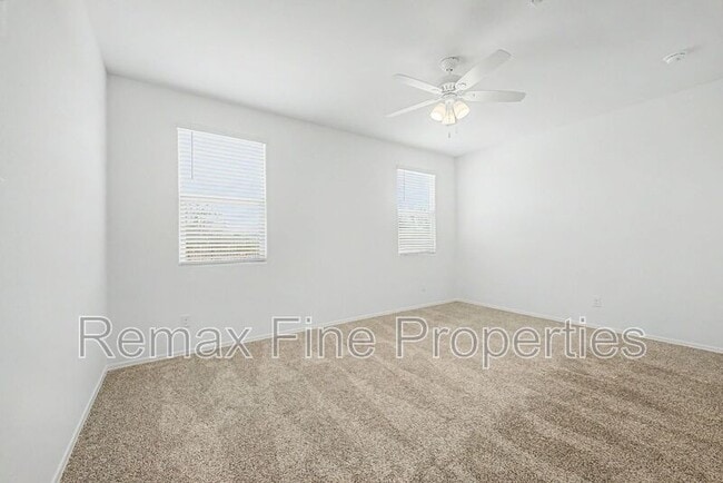 Building Photo - 15543 W Desert Hollow Dr