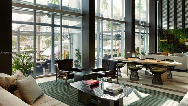 Building Photo - 200 Biscayne Blvd Way