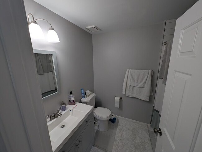 Building Photo - Condo In Manassas 2BR/2BA