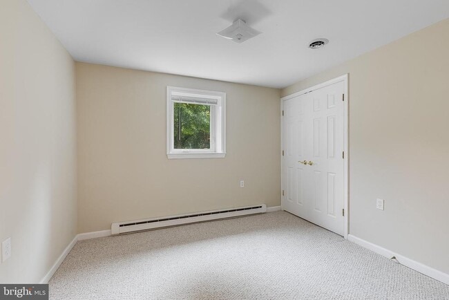 Building Photo - 43594 Hay Rd