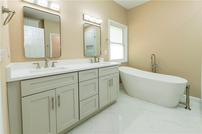 Building Photo - 5664 Jackson Knoll Trace NW