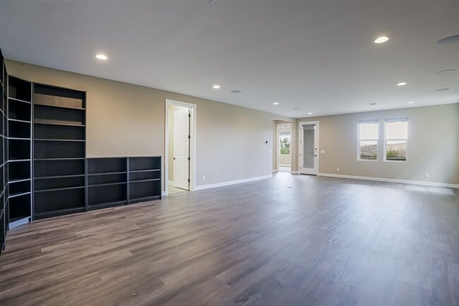 Building Photo - 1478 Varsity Dr