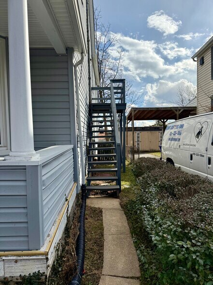 Building Photo - 411 Lyman Ave