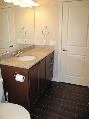 Building Photo - Modern condo near downtown Seattle! Parkin...