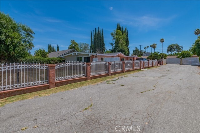 Building Photo - 15442 Garo St