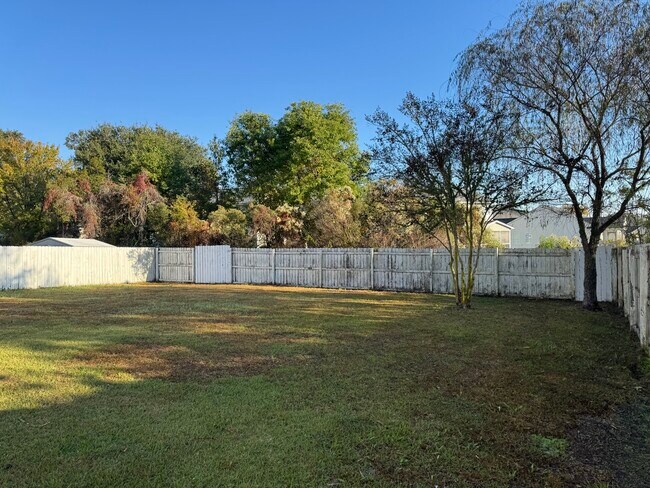 Building Photo - 39 Hamilton Grove Dr