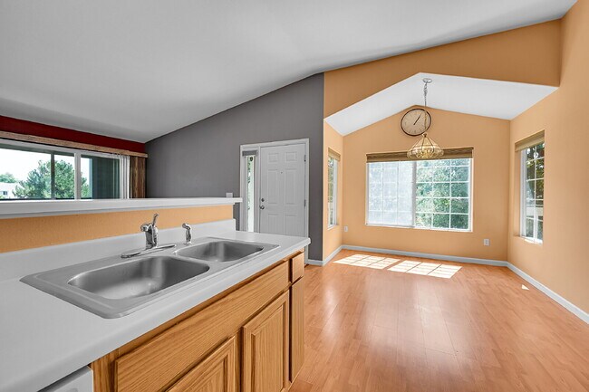 Building Photo - $2,050.00, 2-bed, 2 bath, located in Broom...