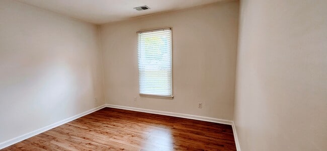 Building Photo - 5540 Everglades Trail