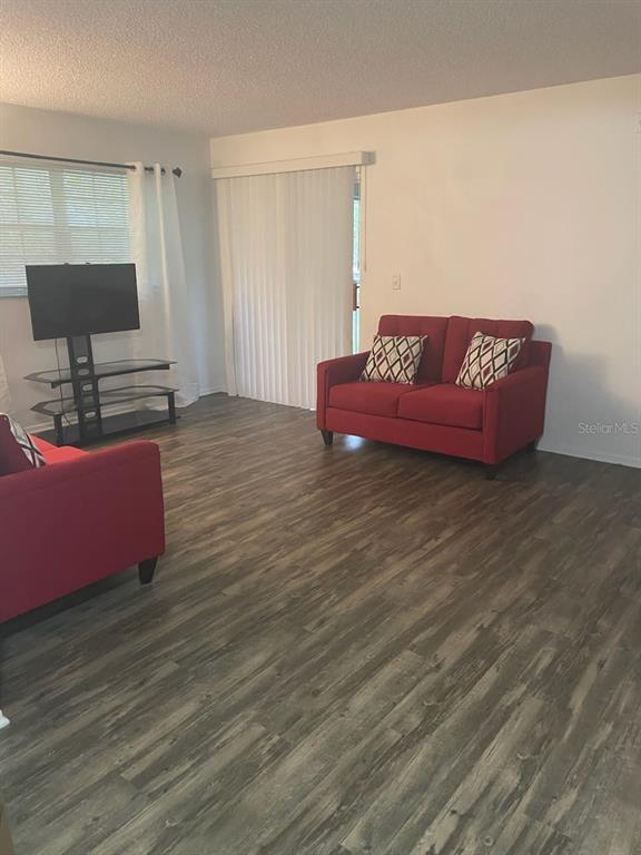 Building Photo - 571 Midway Track