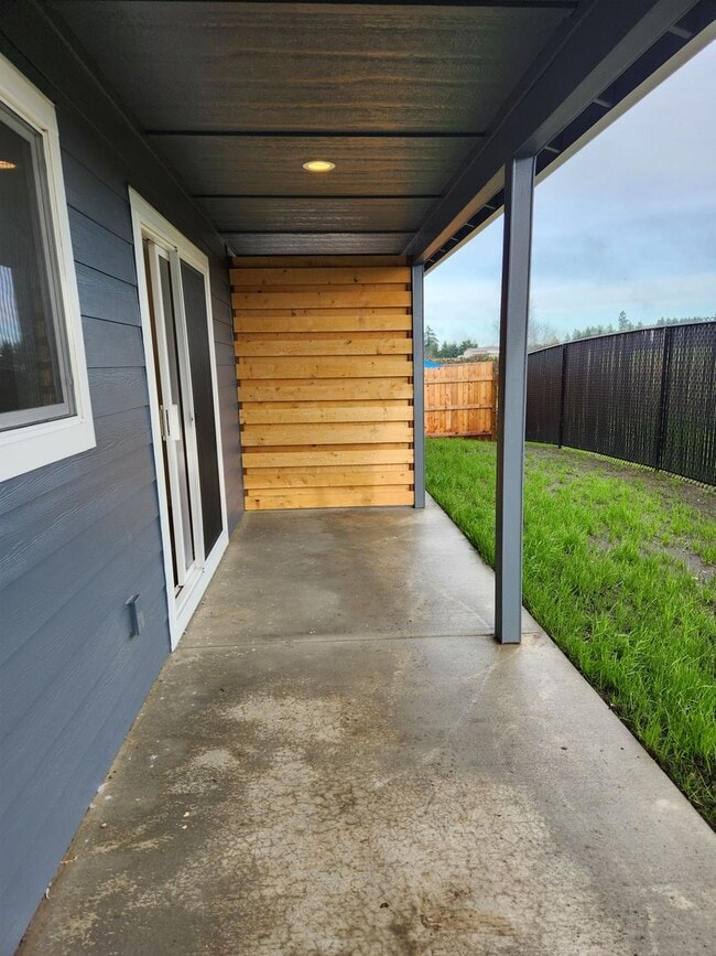 Building Photo - 1012 Peach Rd