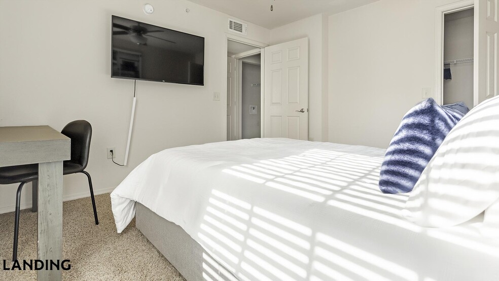 Building Photo - 2700 N 7th St