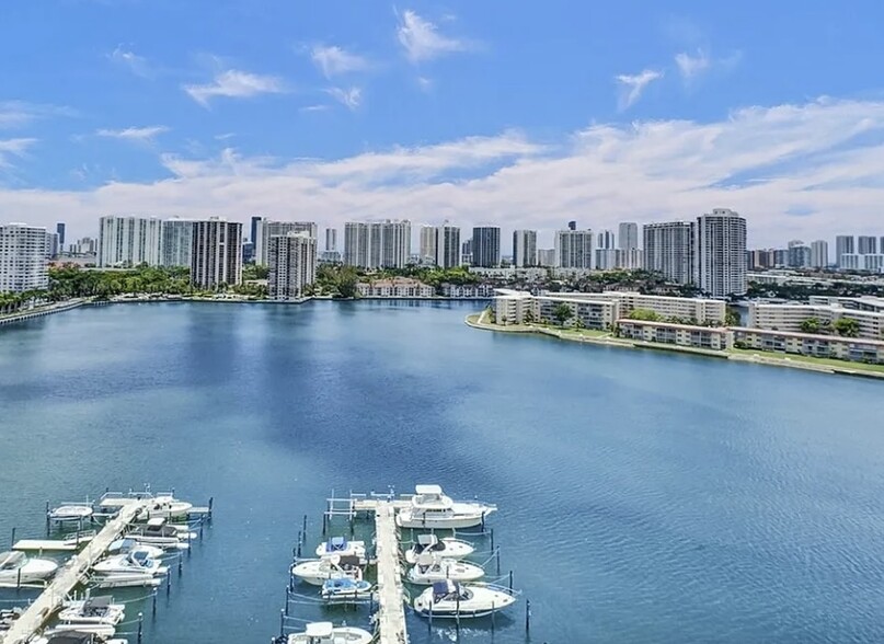 WATER VIEW - 18041 Biscayne Blvd