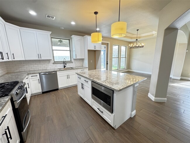 Building Photo - 10430 Dominion Ranch Dr