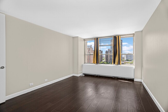 Building Photo - 655 W Irving Park Rd