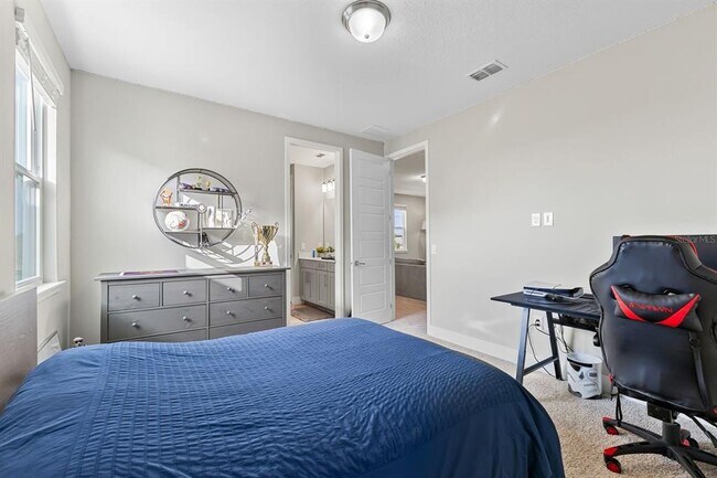 Building Photo - 9947 Summerlake Groves St
