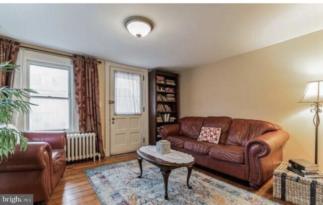 Primary Photo - 122 Bradford Ave