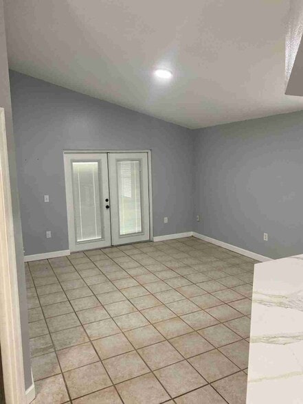 Building Photo - 14426 Lake Price Dr