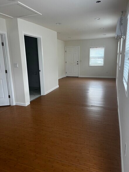 Building Photo - 12412 Gilmore Ave