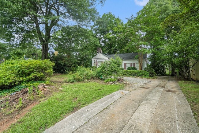 Building Photo - 2 bdrm, 1 bath near Emory and the CDC.