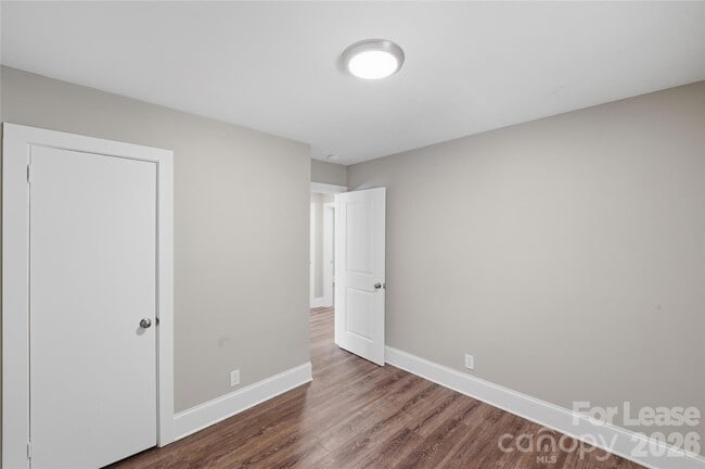 Building Photo - 4239 Dinglewood Ave