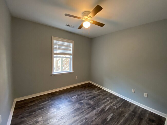 Building Photo - 5132 Greenville Loop Rd