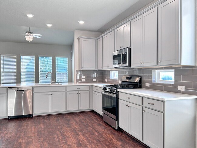 Building Photo - Schertz Stunner Near The Forum & Randolph AFB | Screened Porch + Game Room