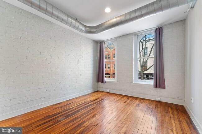 Building Photo - 28 E Patrick St