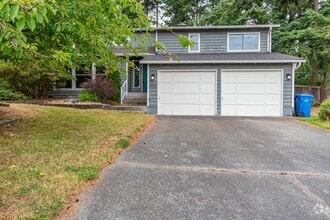 Building Photo - Cozy 4 Bed 3 Bath Home Center of Oak Harbor