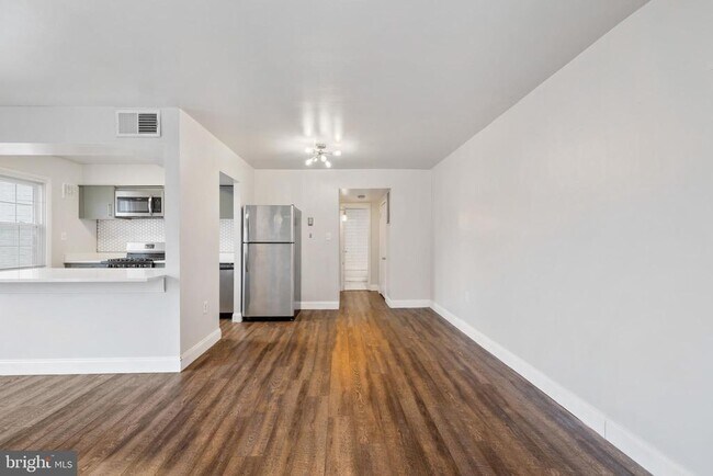 Building Photo - 9445 Fairfax Blvd