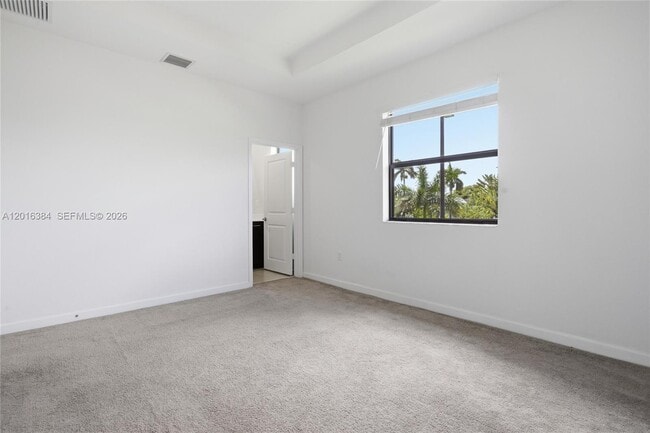 Building Photo - 20714 NE 5th Ct