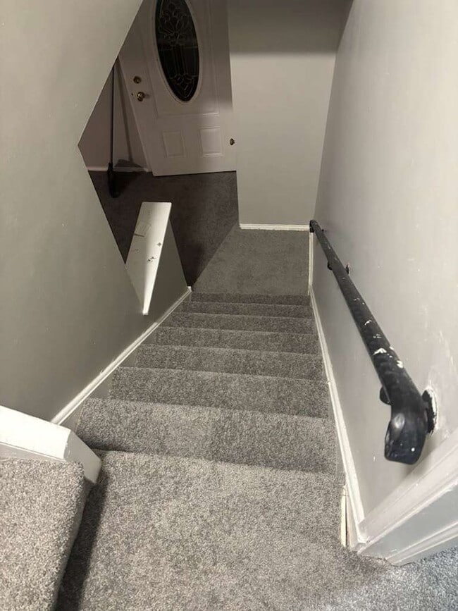 Building Photo - 3 BED 1 BATH BEAUTIFUL SINGLE FAMILY HOME