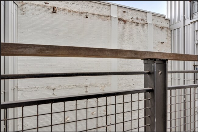 Building Photo - Downtown St. Louis Condo for Rent - Meridian Building