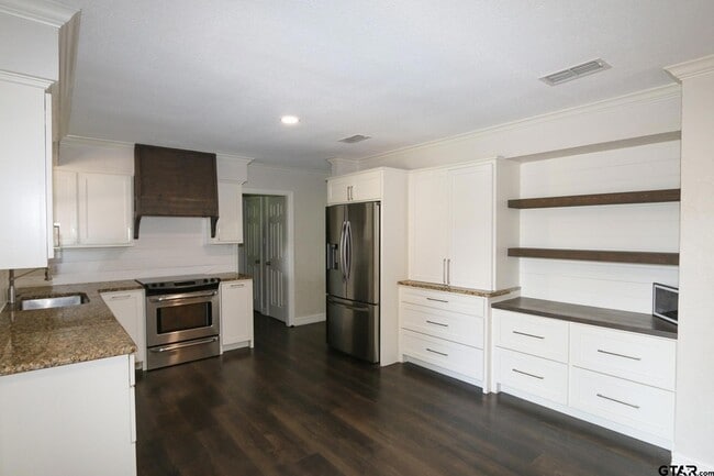 Building Photo - 18751 Ridgeline Rd