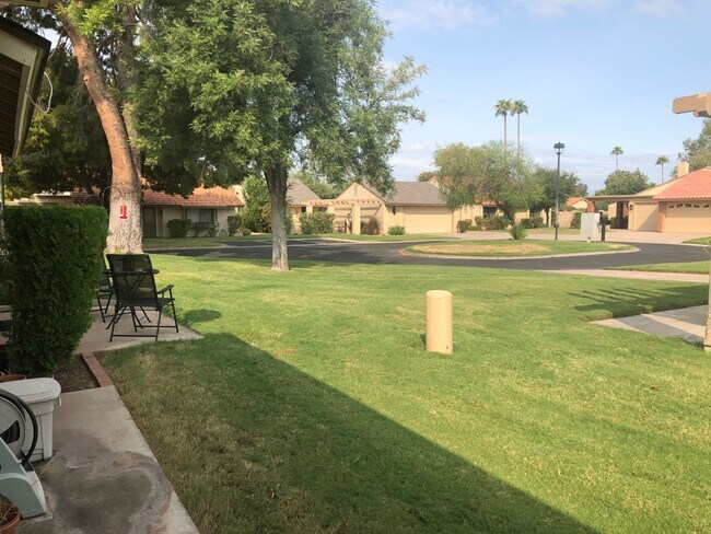 Building Photo - Perfect & Newly Updated Vacation Home, 45+ Active Adult Community. Available May through October2026