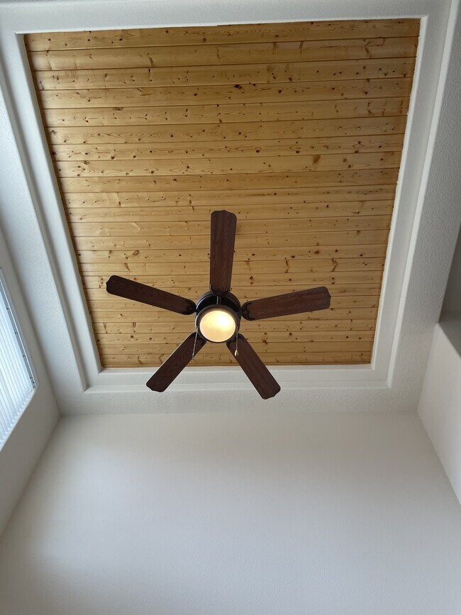 Building Photo - 7304 Via Contenta NE