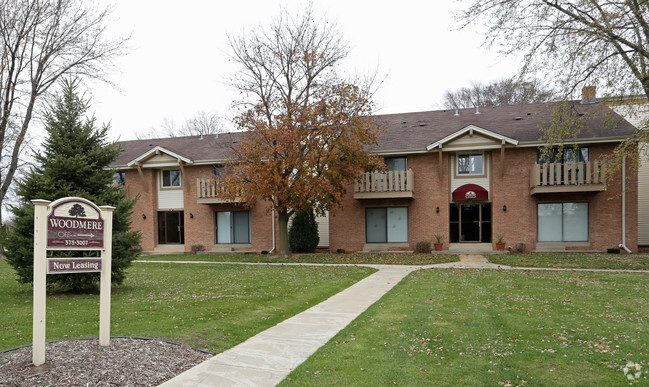 Building Photo - Woodmere Townhomes