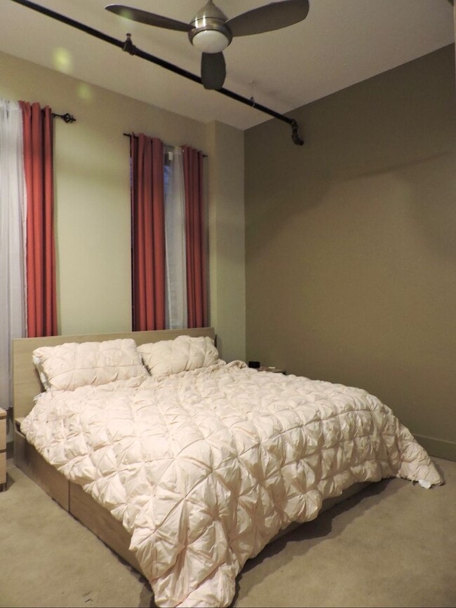 Building Photo - 641 Walnut St