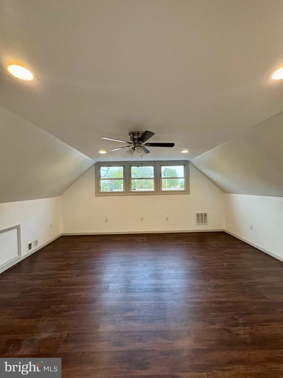 Building Photo - 73 Garland Ln