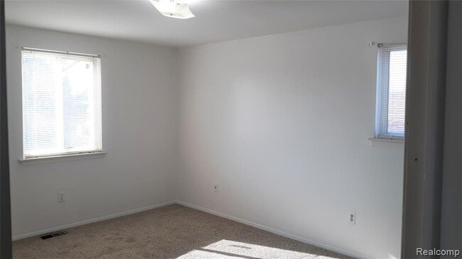 Building Photo - 2153 Newell Dr