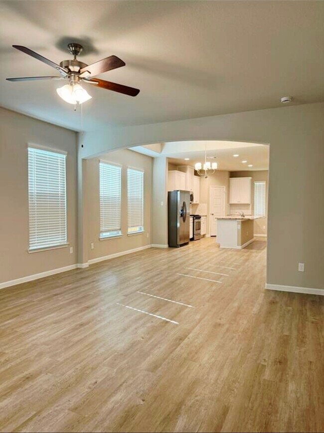 Building Photo - 504 Emerald Thicket Ln