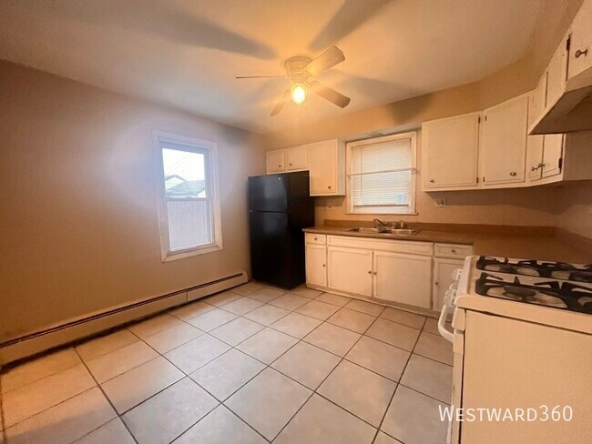 Building Photo - 1622 N 40th Ave