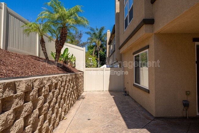 Building Photo - 6223 Avenida De Las Vistas