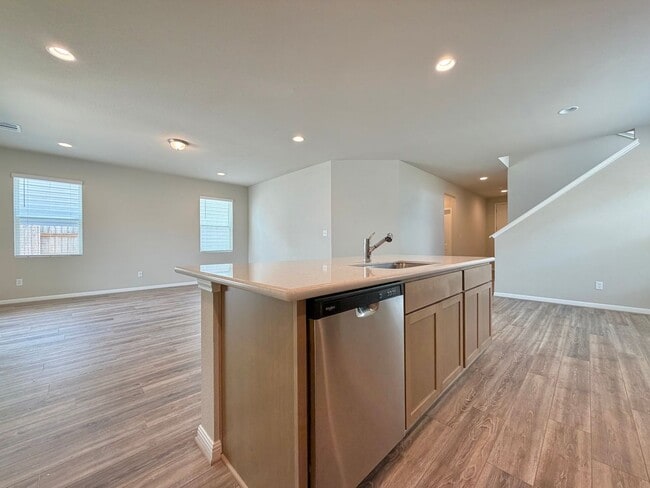 Building Photo - 207 Cherry Blossom Ln