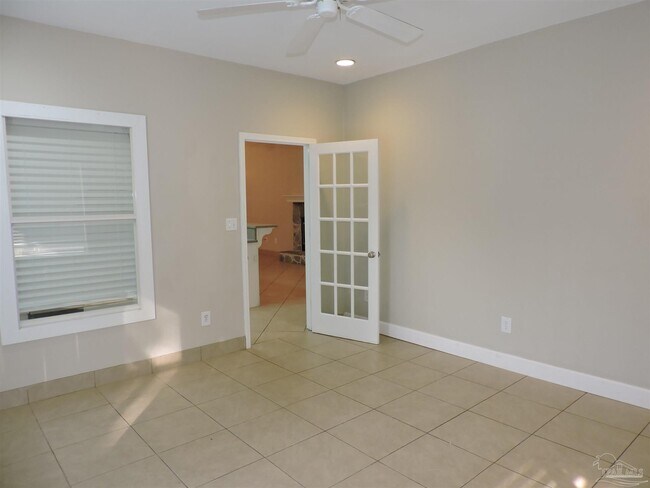 Building Photo - 6423 Lake Charlene Ln