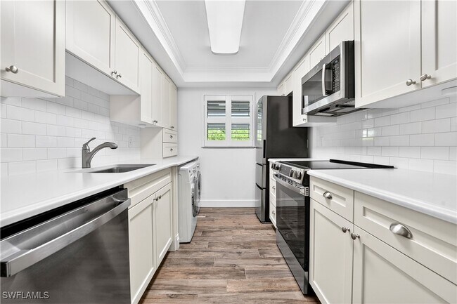 Building Photo - 3930 Belair Ln