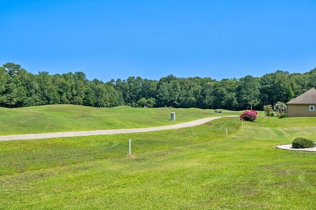 Building Photo - Golf Course Living Just Minutes from North Myrtle Beach – Long-Term Rental in Aberdeen