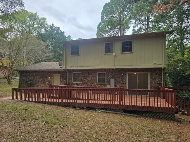 Building Photo - Is It Durham or Chapel Hill? Amazing Locat...