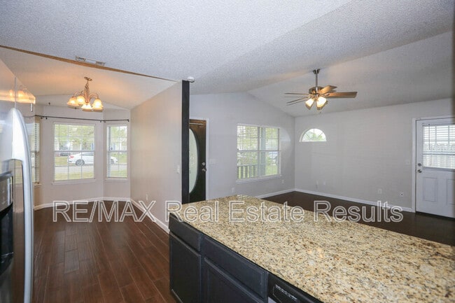 Building Photo - 3235 W Wildflower St