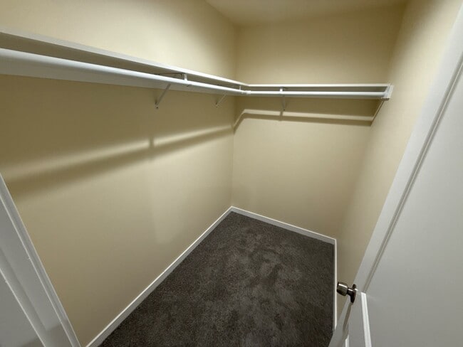 Building Photo - 9007 Nafizah Way