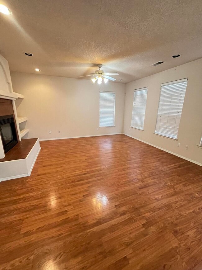 Building Photo - 7505 Treviso Ct NE
